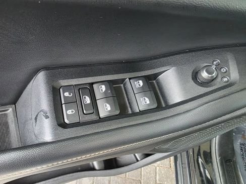Used 2023 Jeep Grand Cherokee L Laredo AWD/4WD image 22