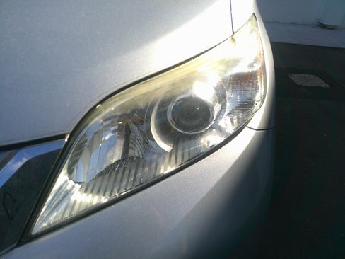 Used 2017 Toyota Sienna XLE image 10