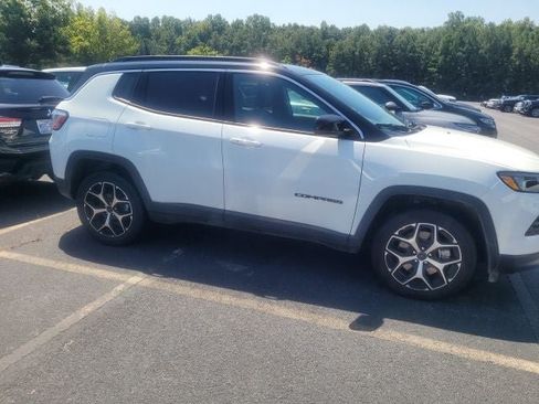 Used 2026 Jeep Compass Limited AWD/4WD image 6