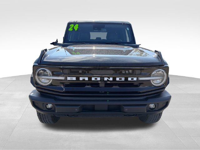 Used 2024 Ford Bronco Outer Banks AWD/4WD image 2