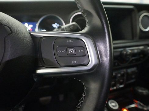 Used 2022 Jeep Wrangler Unlimited Sahara image 18