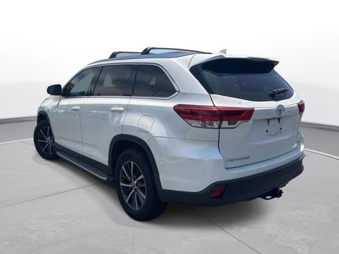 Used 2019 Toyota Highlander XLE FWD image 8