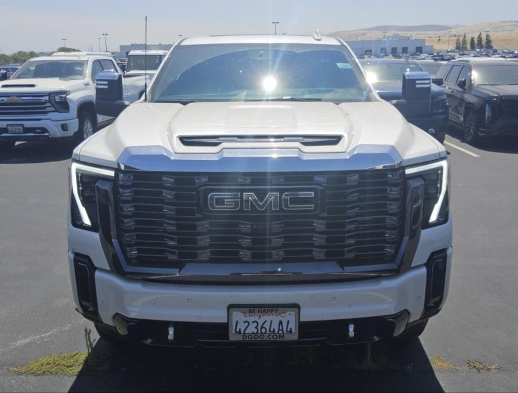 Used 2024 GMC Sierra 2500 Denali Ultimate AWD/4WD image 4