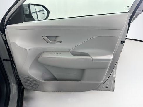 Used 2025 Hyundai Kona SEL FWD image 30