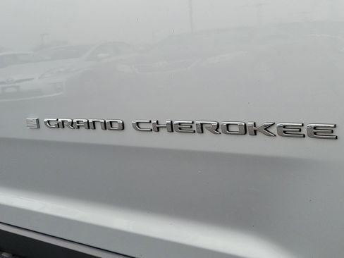 Used 2021 Jeep Grand Cherokee L Laredo w/ Luxury Tech Group I image 6