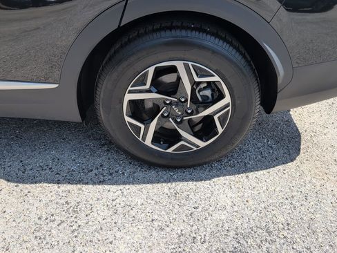 Used 2023 Kia Sportage LX image 13