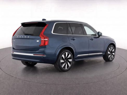 Certified 2023 Volvo XC90 T8 Ultimate w/ Lounge Package AWD/4WD image 4