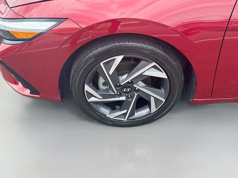 Certified 2025 Hyundai Elantra SEL FWD image 29