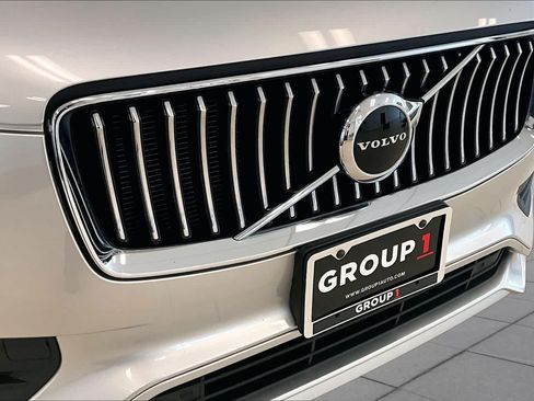 Used 2022 Volvo XC90 T5 Momentum w/ Climate Package FWD image 28
