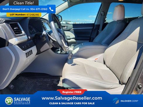 Used 2017 Toyota Highlander Limited image 9
