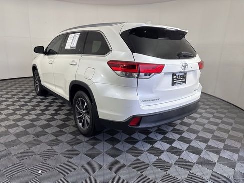 Used 2019 Toyota Highlander XLE image 5