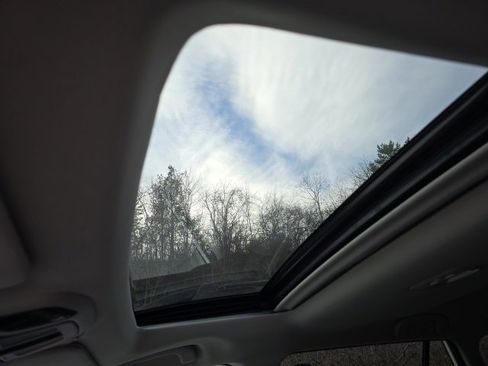 Used 2024 Subaru Outback Premium image 20