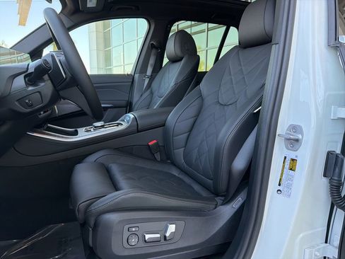 New 2026 BMW X5 sDrive40i w/ Premium Package RWD image 11