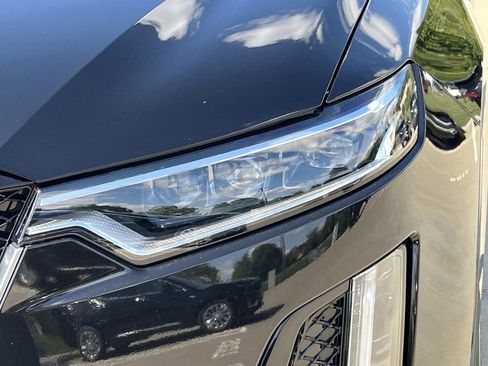 Certified 2025 Cadillac XT6 Sport w/ Technology Package image 9