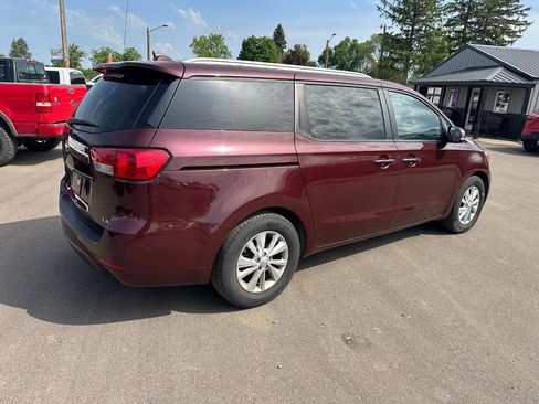 Used 2015 Kia Sedona LX FWD image 6