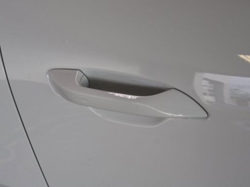 New 2025 Porsche Macan 4S Electric image 16