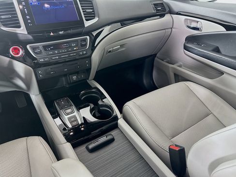 Certified 2017 Honda Pilot Elite image 23