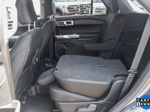 Used 2021 Ford Explorer XLT image 29