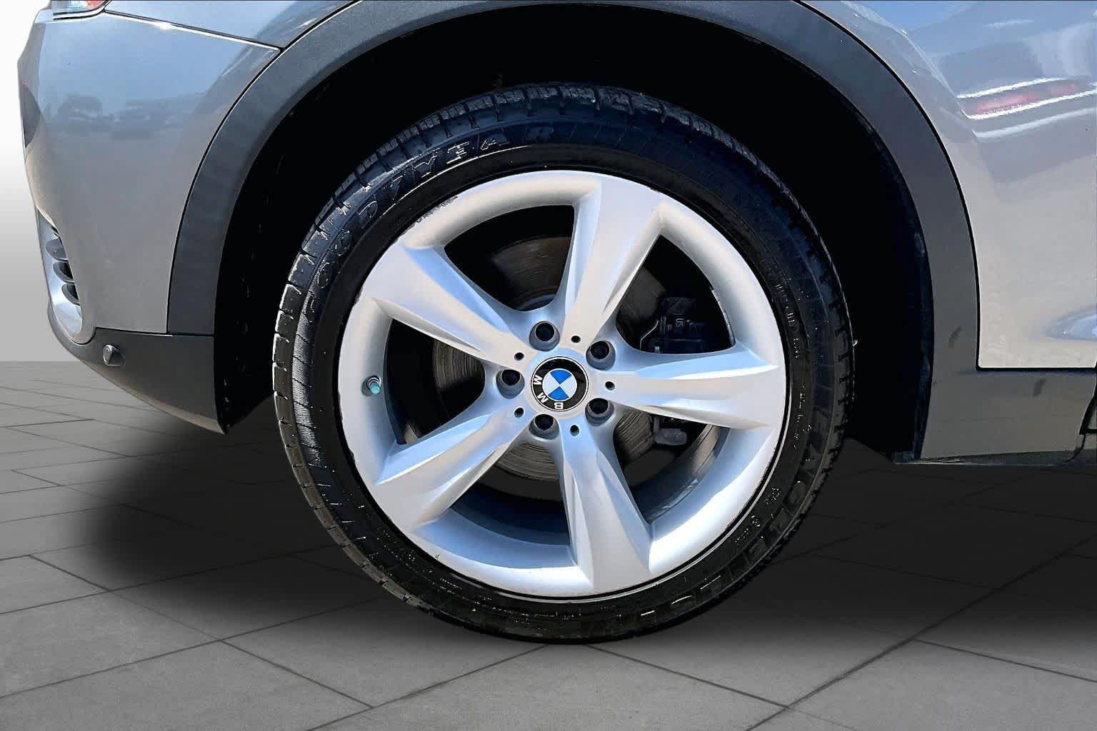 Used 2017 BMW X3 sDrive28i RWD image 9