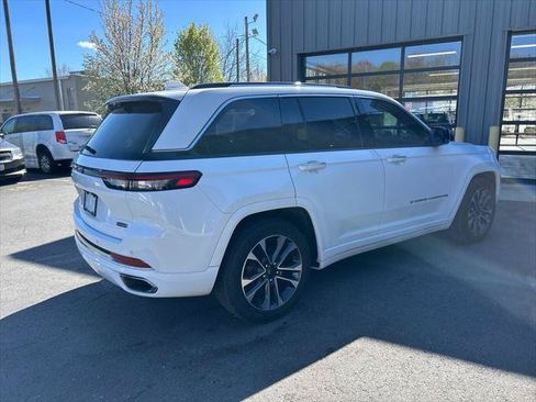 Certified 2023 Jeep Grand Cherokee Overland w/ Luxury Tech Group IV AWD/4WD image 3