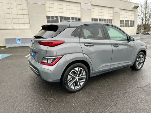 Certified 2023 Hyundai Kona SE w/ Cargo Package image 6