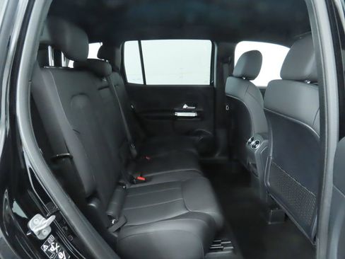 Certified 2025 Mercedes-Benz GLB 250 image 22