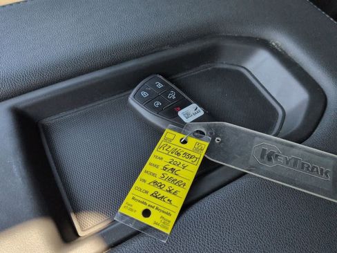 Used 2024 GMC Sierra 1500 SLE w/ Preferred Package image 34