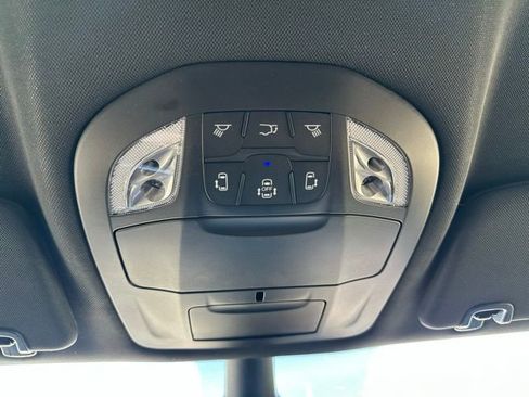 New 2026 Chrysler Pacifica Select image 35
