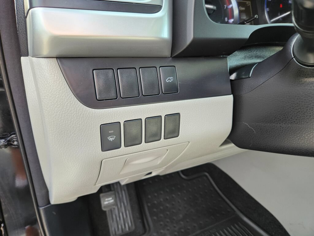 Used 2015 Toyota Highlander XLE AWD/4WD image 22