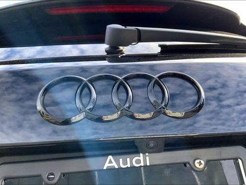 Certified 2025 Audi Q3 2.0T Premium w/ Convenience Package image 32