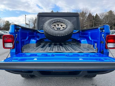 Used 2021 Jeep Gladiator Willys image 18