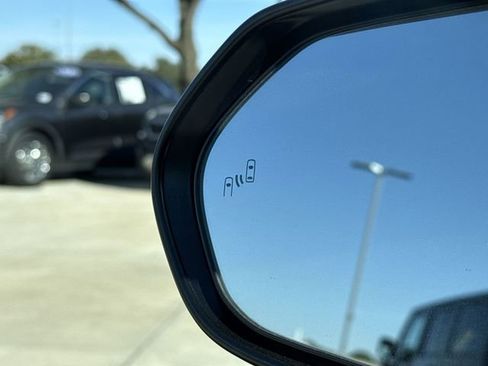 Used 2024 Toyota Camry SE image 18