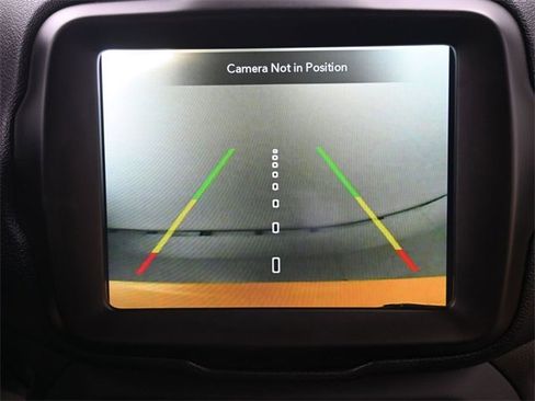 Used 2023 Jeep Renegade Latitude image 18