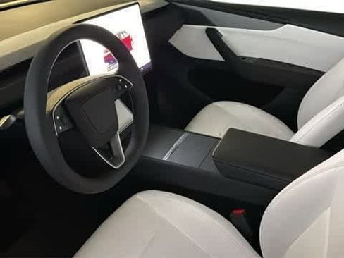 Used 2026 Tesla Model Y AWD image 4