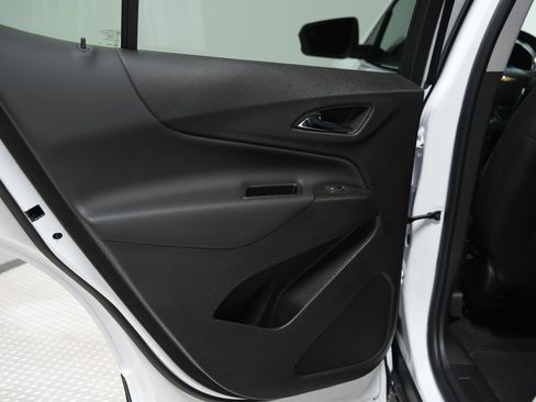 Used 2024 Chevrolet Equinox LT image 19