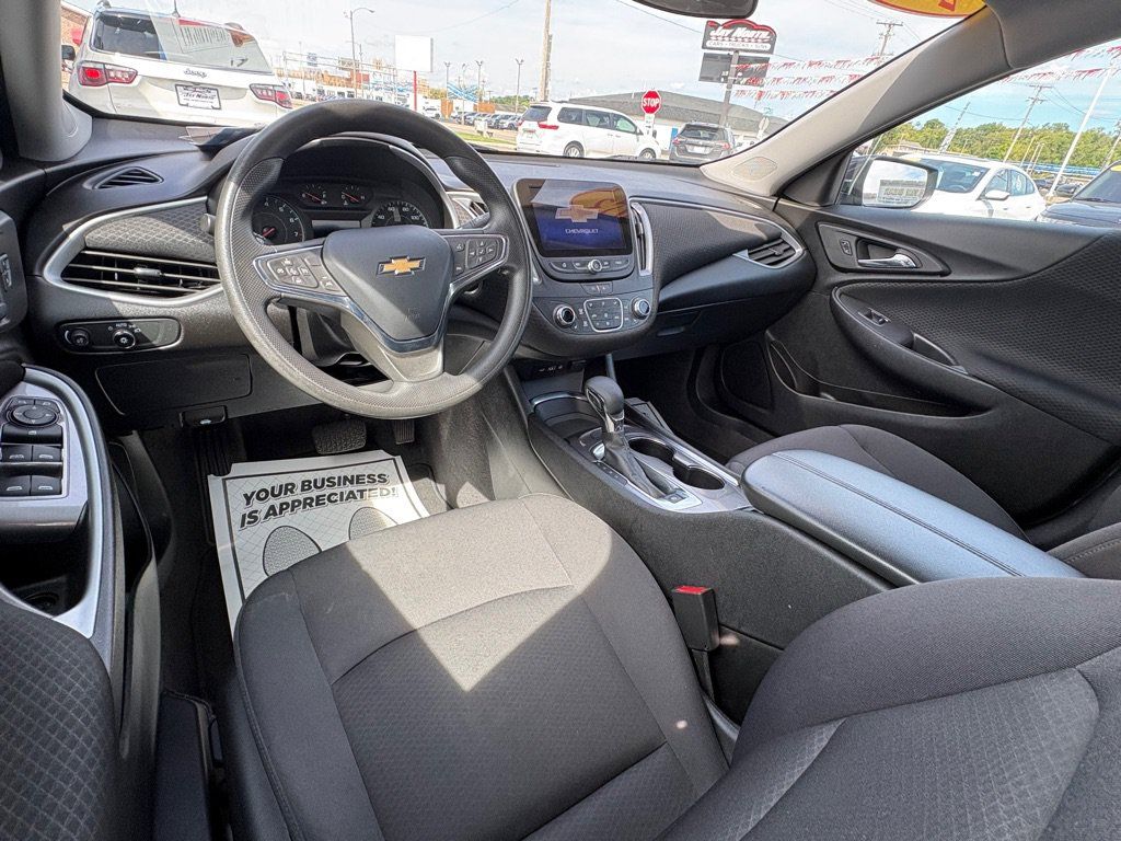 Used 2023 Chevrolet Malibu LT FWD image 10