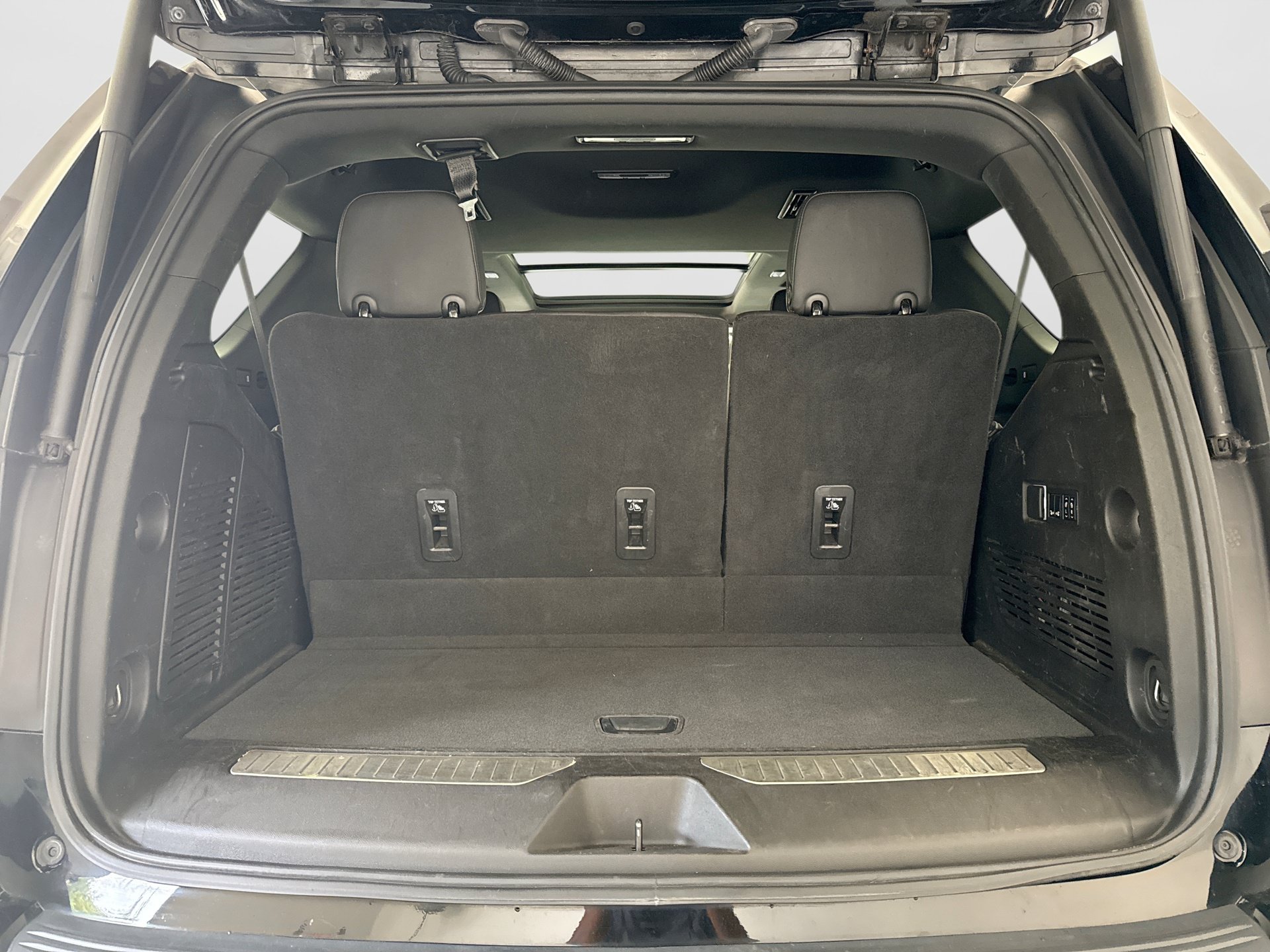 Used 2022 Chevrolet Tahoe Premier AWD/4WD image 21