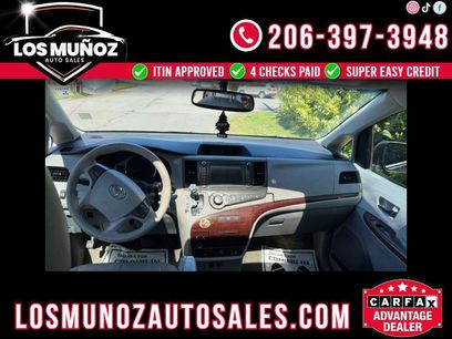 Used 2011 Toyota Sienna XLE w/ Premium Pkg
