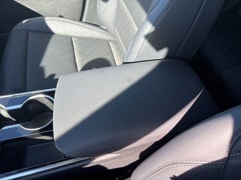 New 2026 Chevrolet Equinox LT w/ Convenience Package II FWD image 29