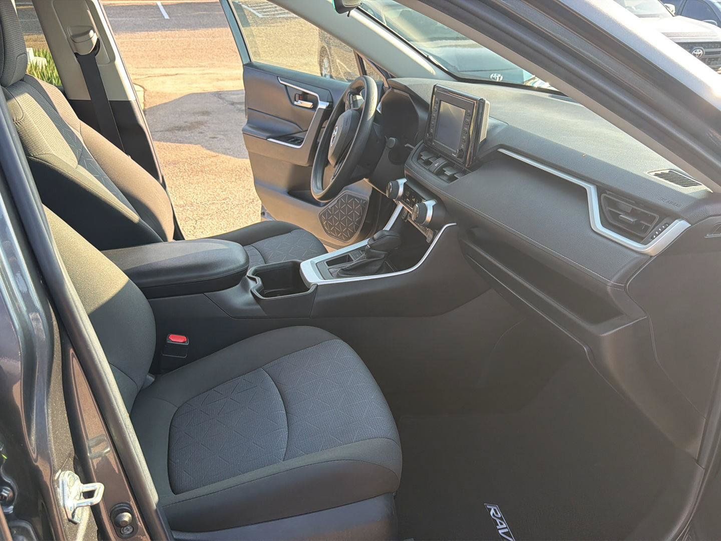 Certified 2022 Toyota RAV4 XLE FWD image 16