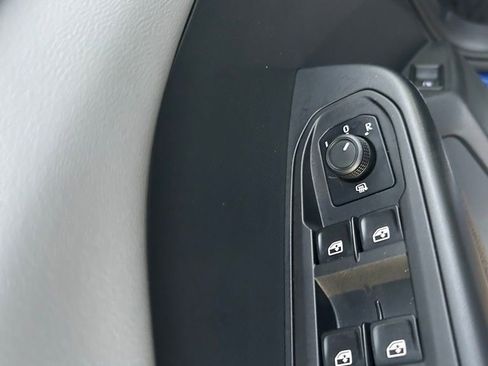 Used 2022 Volkswagen Taos SE w/ Driver Assistance Package image 47