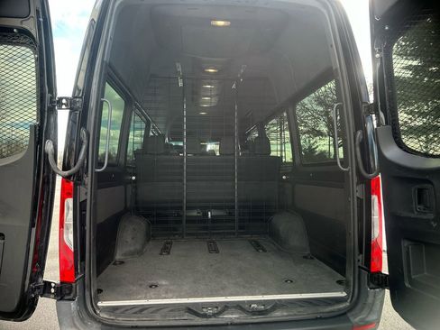 Used 2019 Mercedes-Benz Sprinter 2500 w/ Acoustic Package image 21