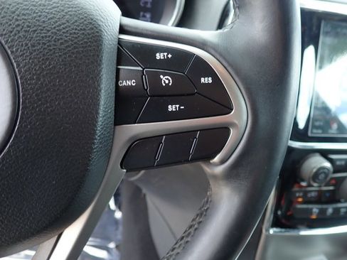 Used 2019 Jeep Grand Cherokee Limited w/ Trailer Tow Group IV image 15