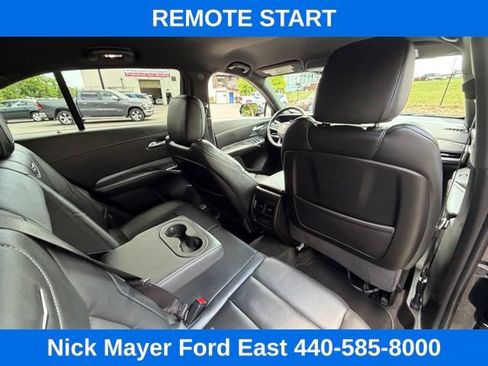 Used 2025 Cadillac XT4 Premium Luxury AWD/4WD image 31