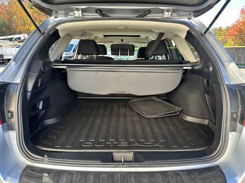 Used 2018 Subaru Outback 2.5i Premium image 16