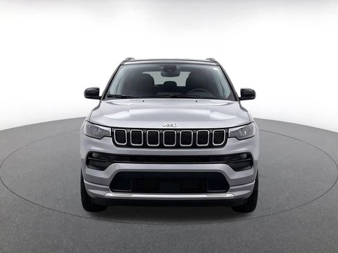 Used 2025 Jeep Compass Limited AWD/4WD image 2