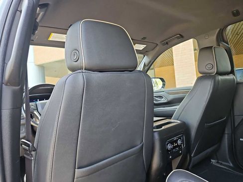 Used 2023 Chevrolet Suburban Premier AWD/4WD image 19
