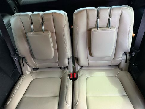 Used 2018 Ford Explorer Limited w/ Equipment Group 301A AWD/4WD image 17