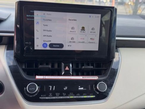 Used 2025 Toyota Corolla LE w/ Convenience Package image 15