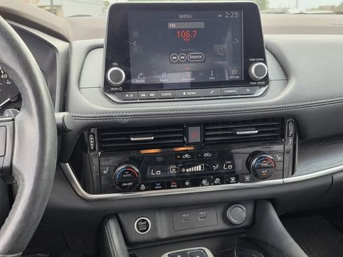 Used 2021 Nissan Rogue SL FWD image 7